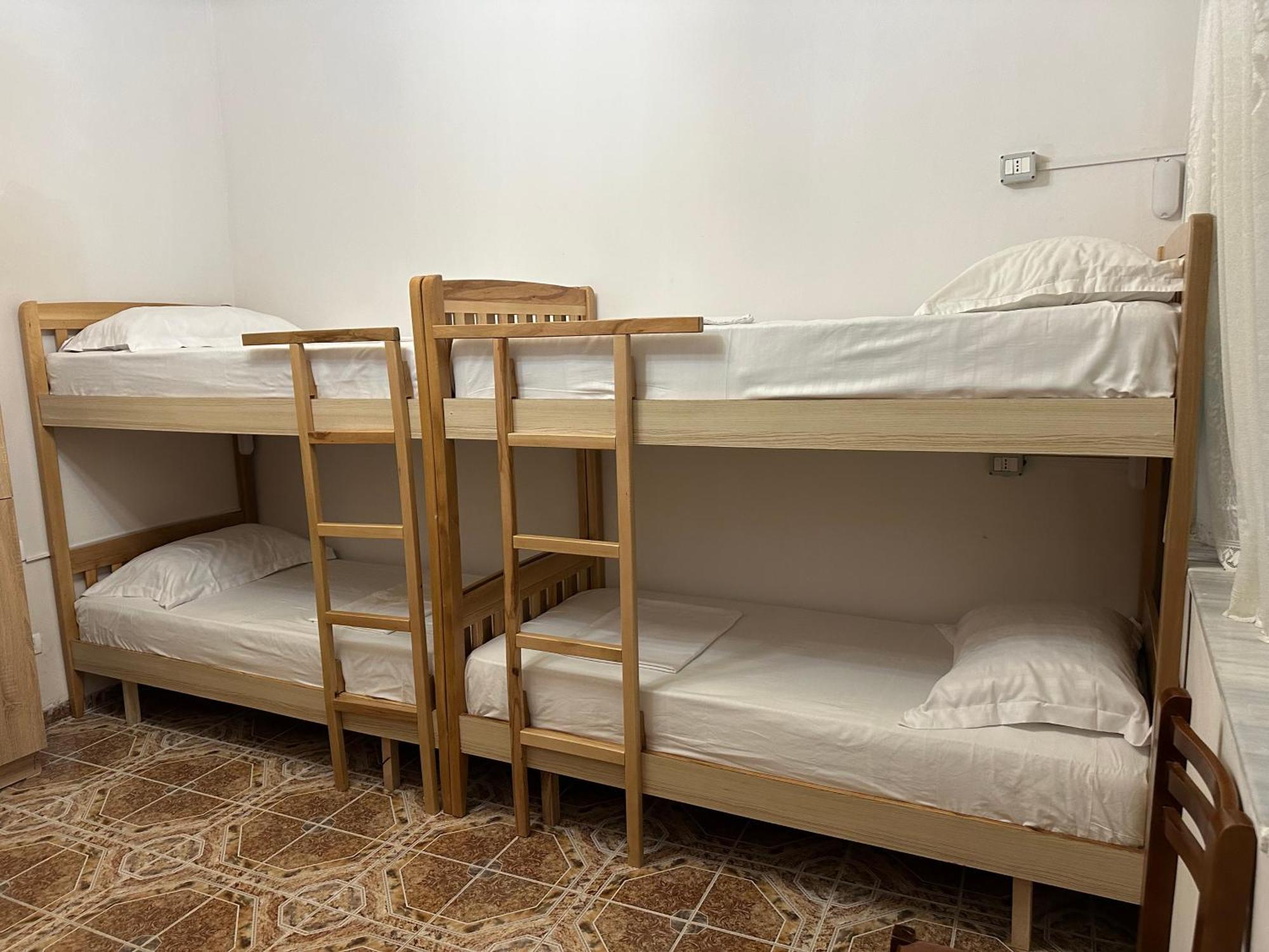 Tirana Lemon Breeze Hostel Экстерьер фото