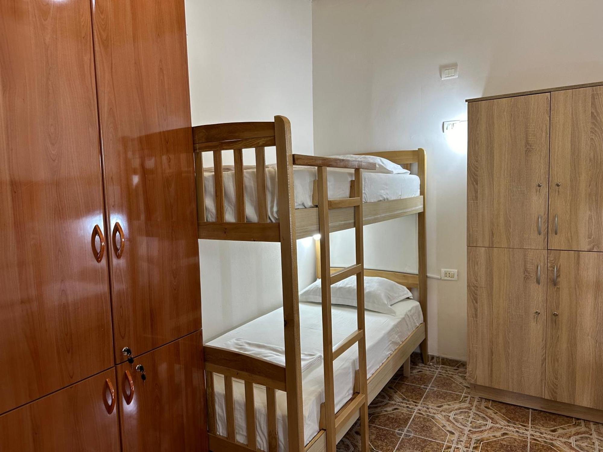Tirana Lemon Breeze Hostel Экстерьер фото