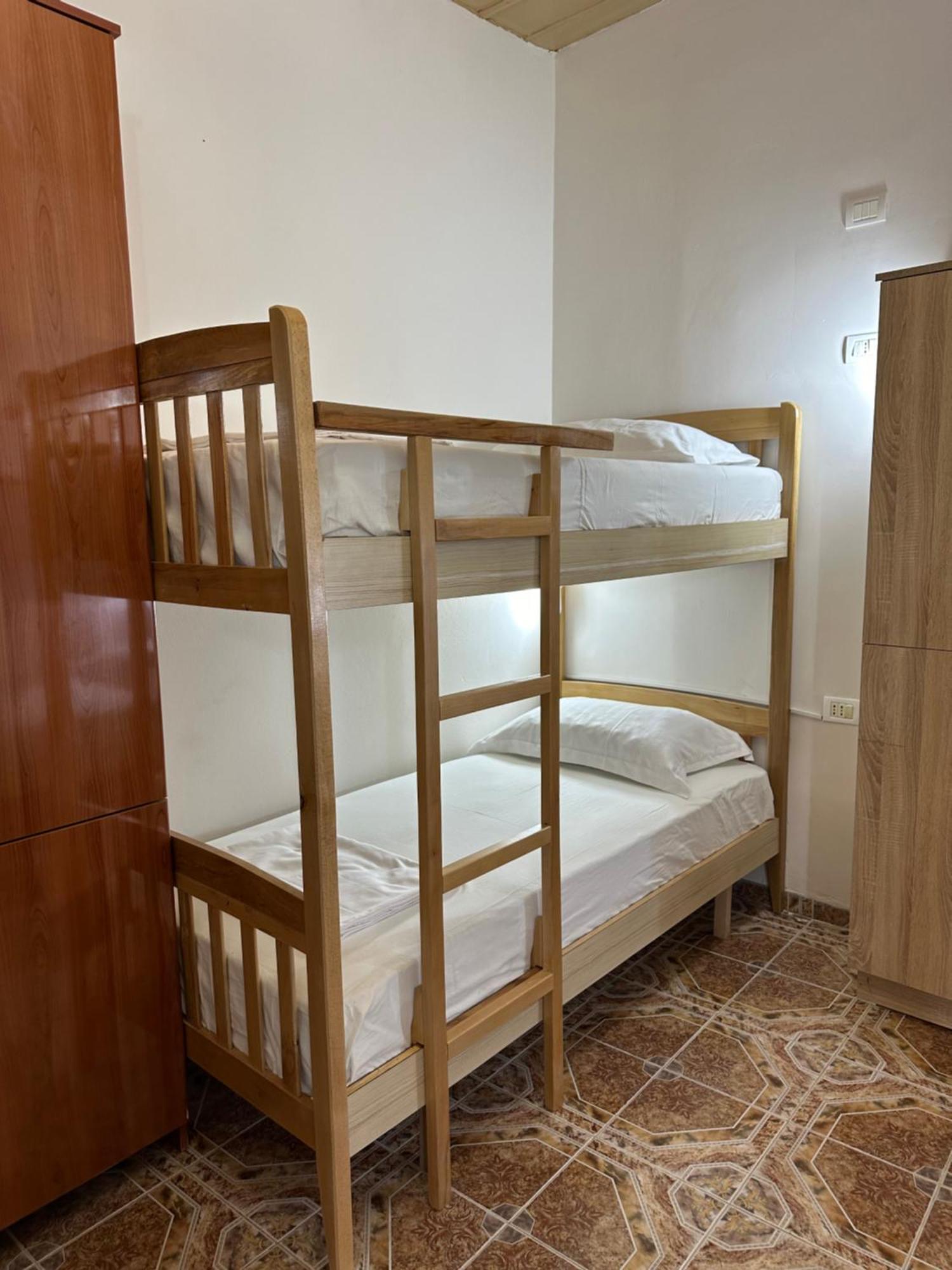 Tirana Lemon Breeze Hostel Экстерьер фото