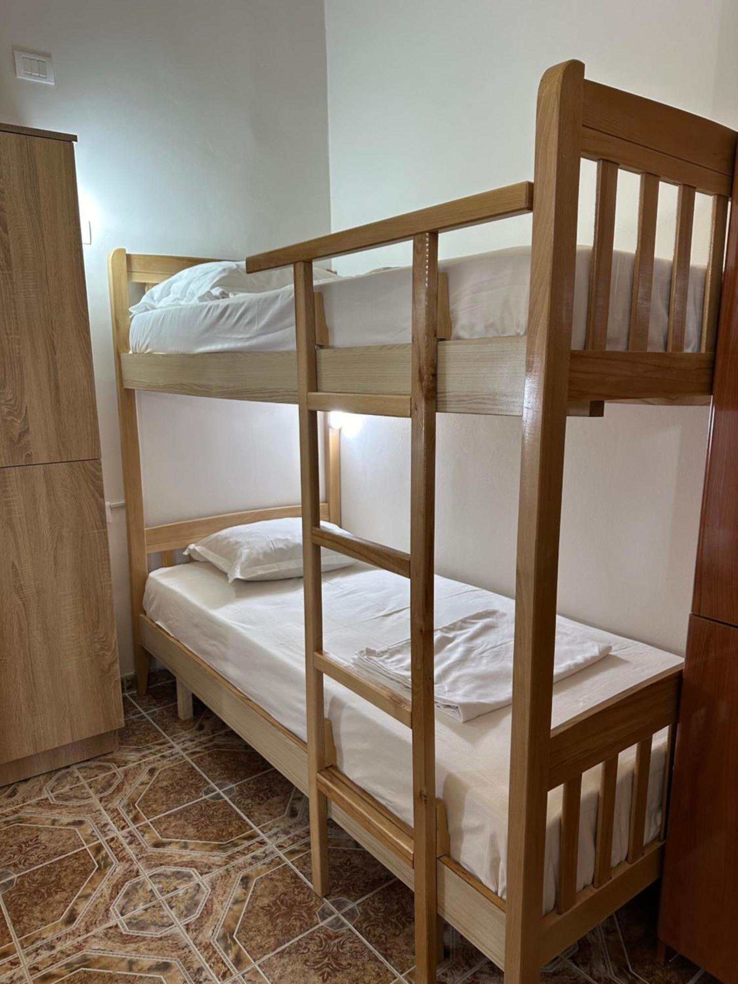 Tirana Lemon Breeze Hostel Экстерьер фото