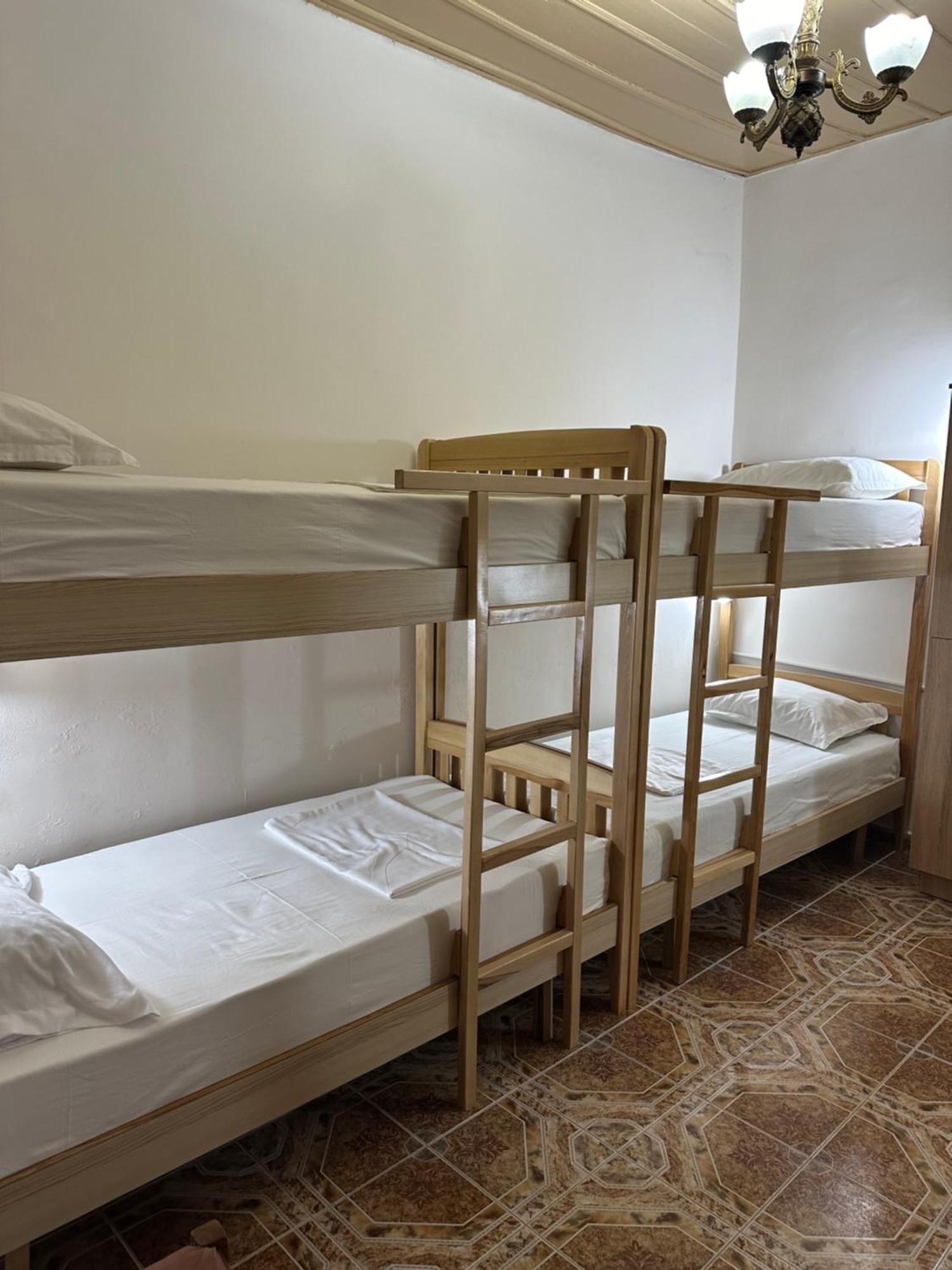 Tirana Lemon Breeze Hostel Экстерьер фото