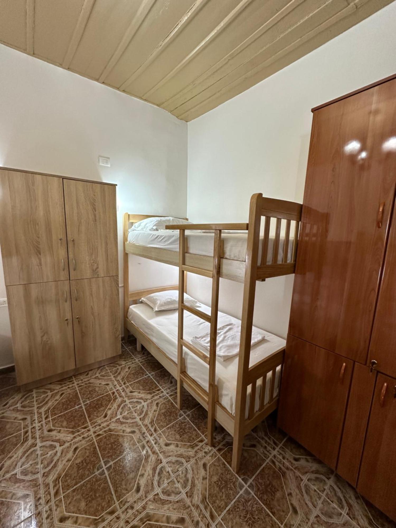 Tirana Lemon Breeze Hostel Экстерьер фото