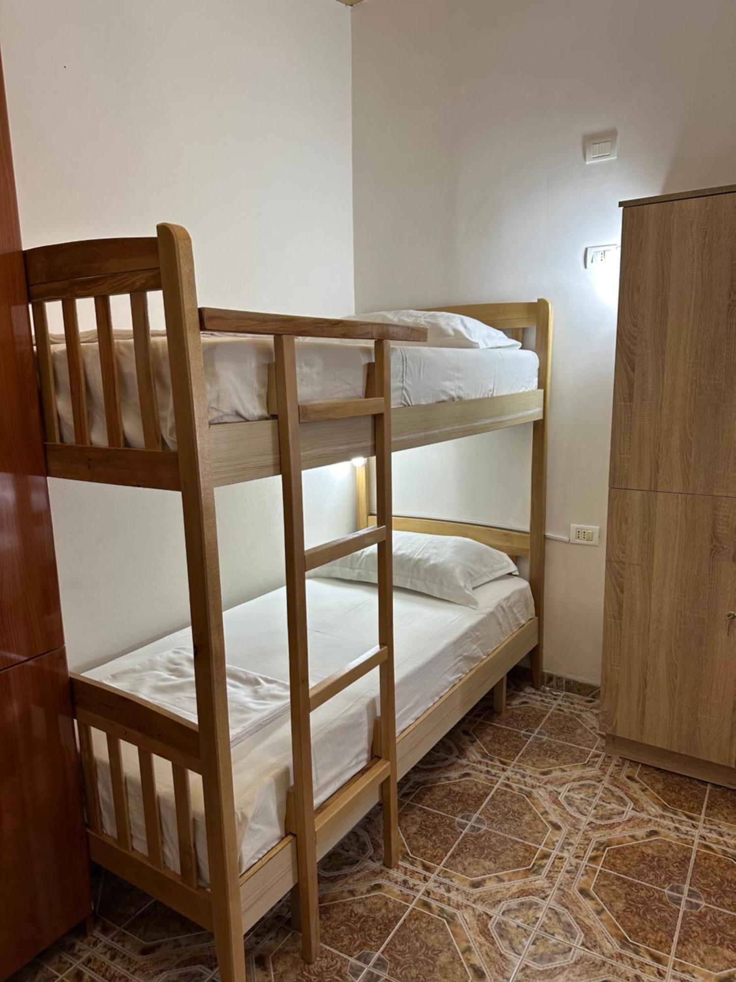 Tirana Lemon Breeze Hostel Экстерьер фото