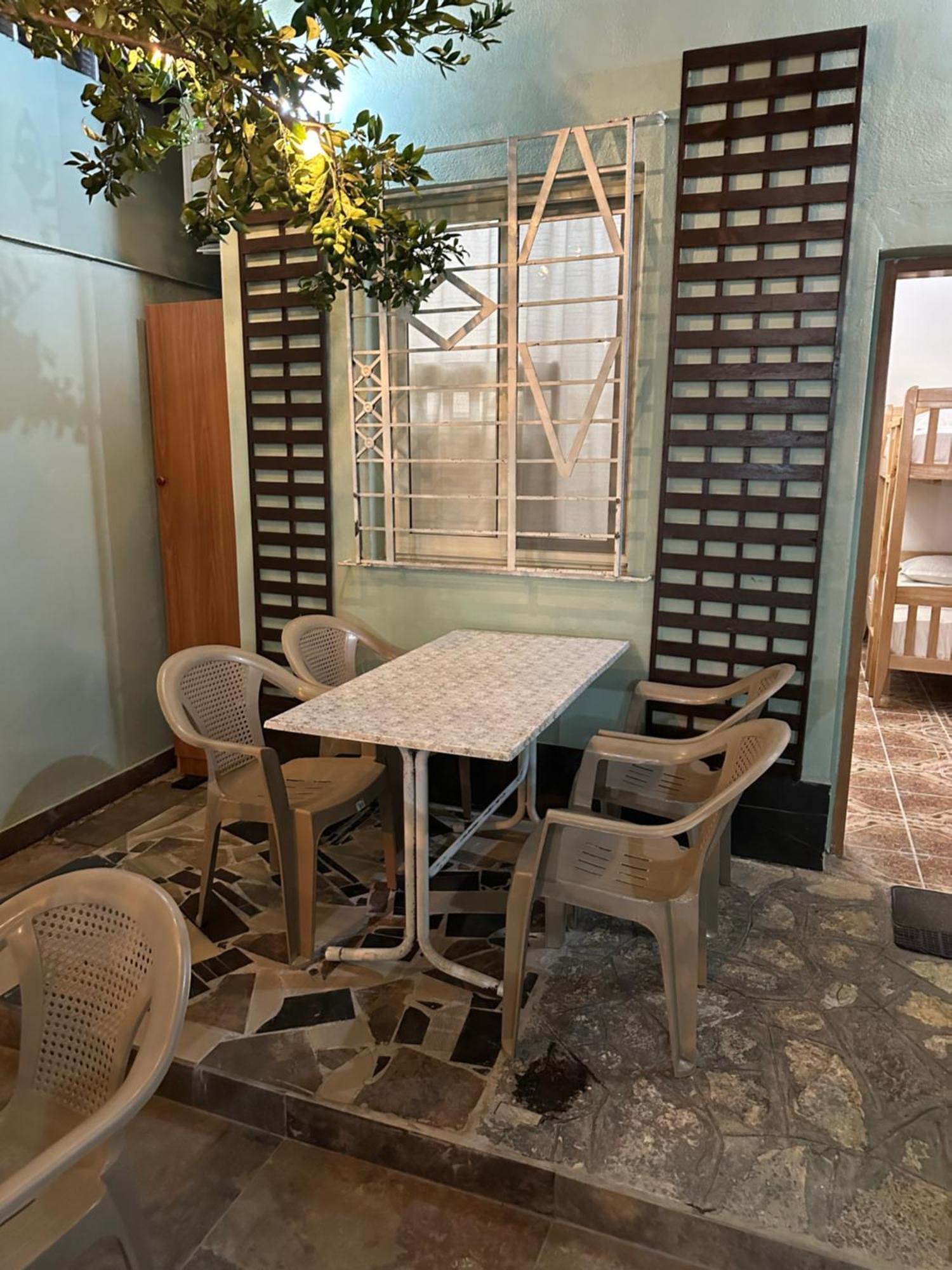 Tirana Lemon Breeze Hostel Экстерьер фото