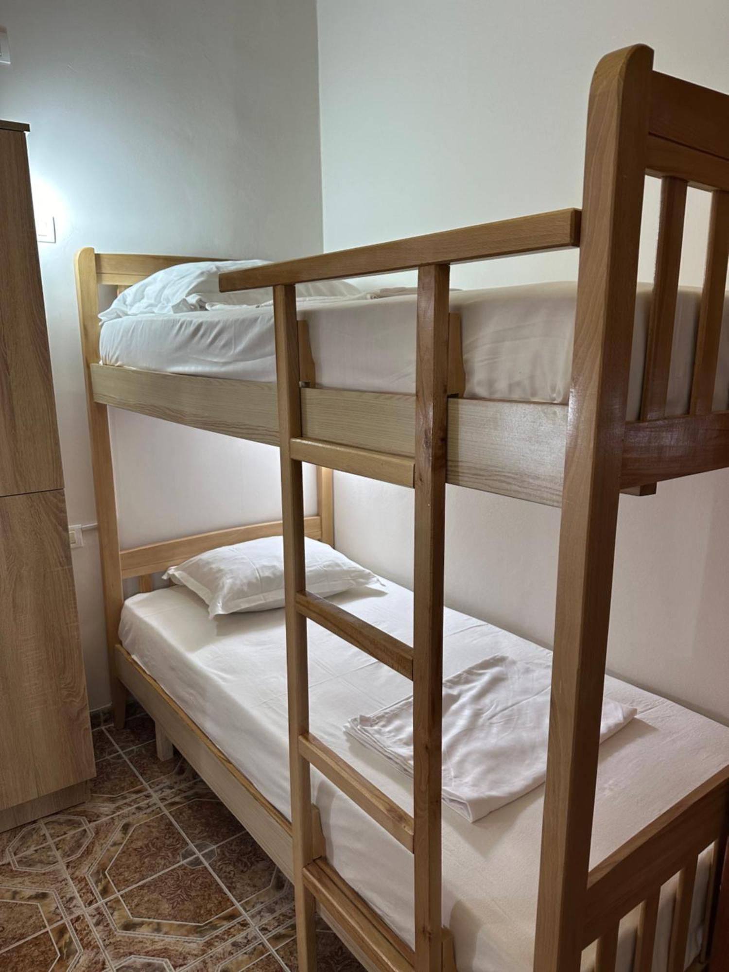 Tirana Lemon Breeze Hostel Экстерьер фото