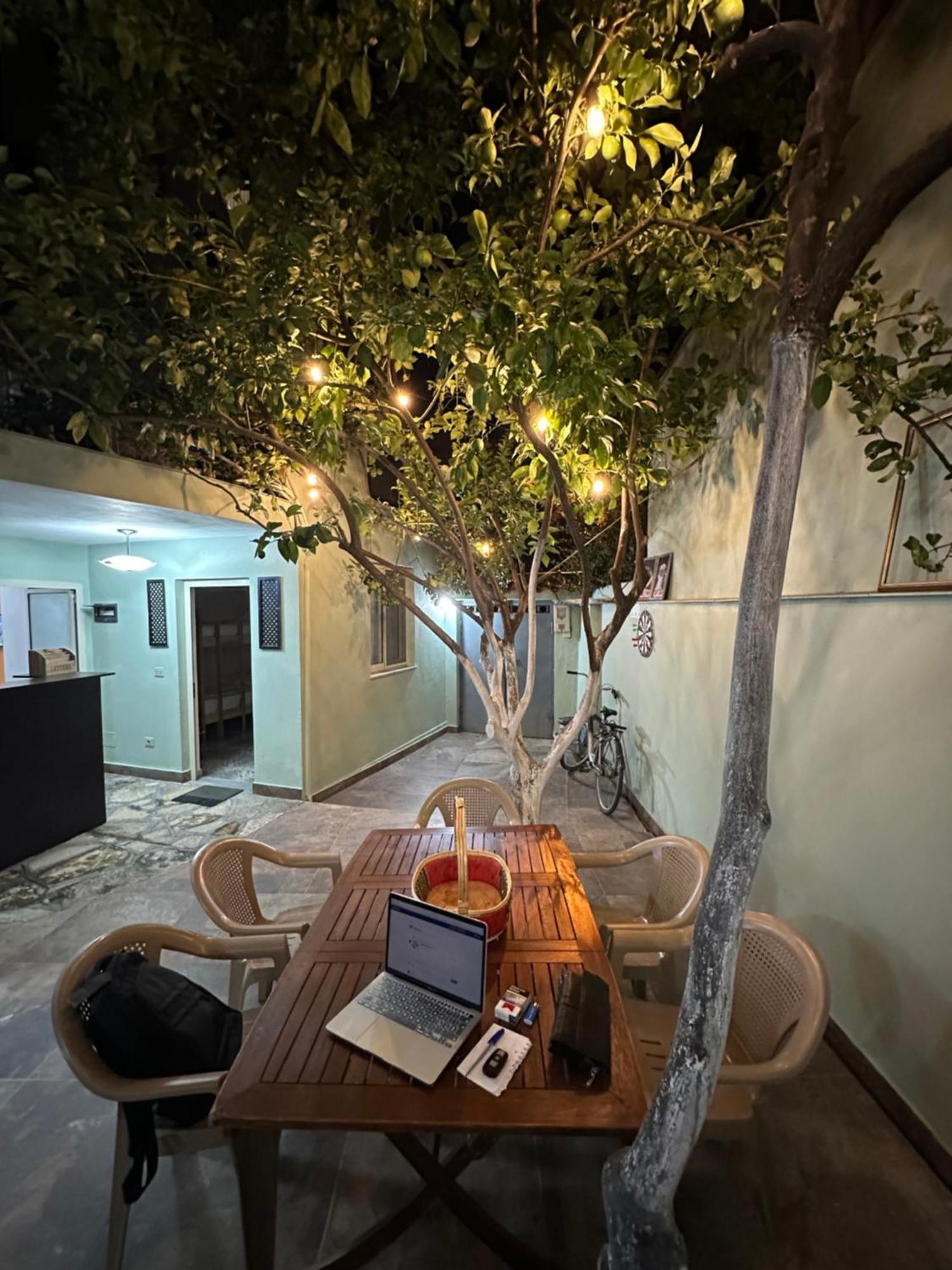 Tirana Lemon Breeze Hostel Экстерьер фото
