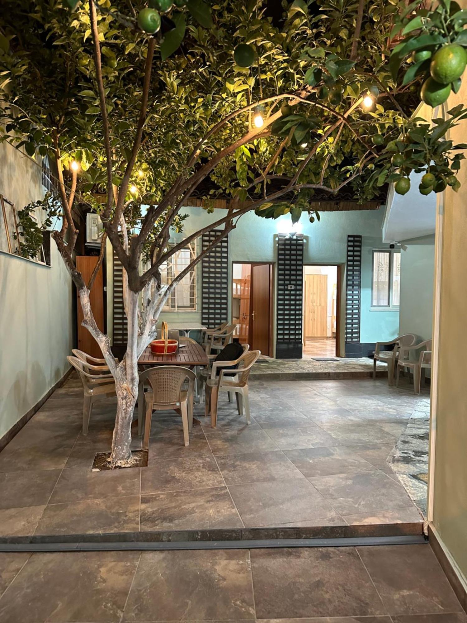 Tirana Lemon Breeze Hostel Экстерьер фото