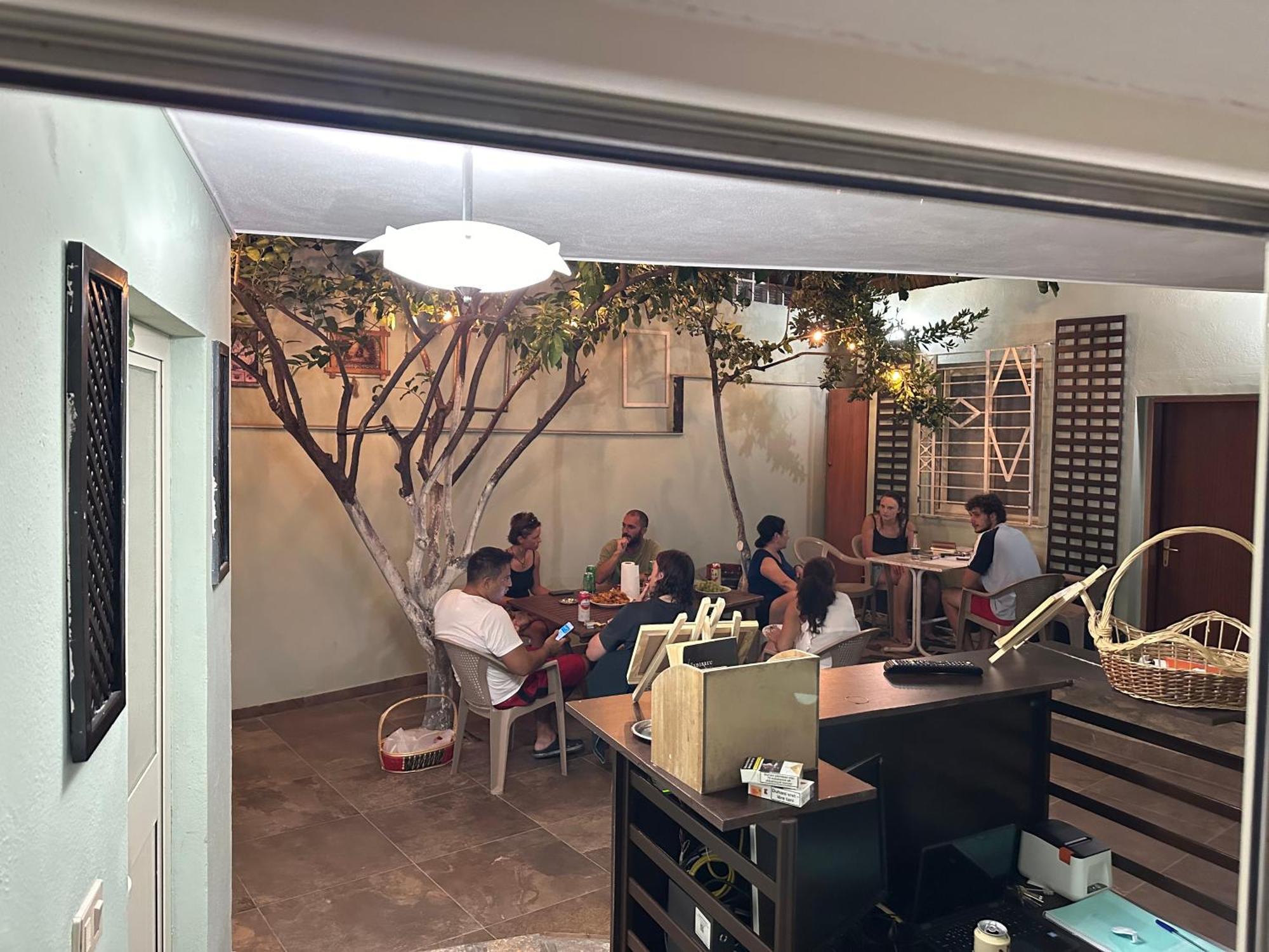 Tirana Lemon Breeze Hostel Экстерьер фото