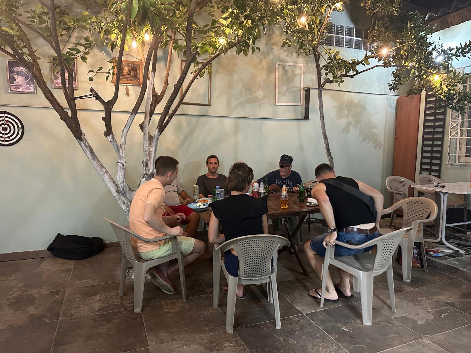 Tirana Lemon Breeze Hostel Экстерьер фото