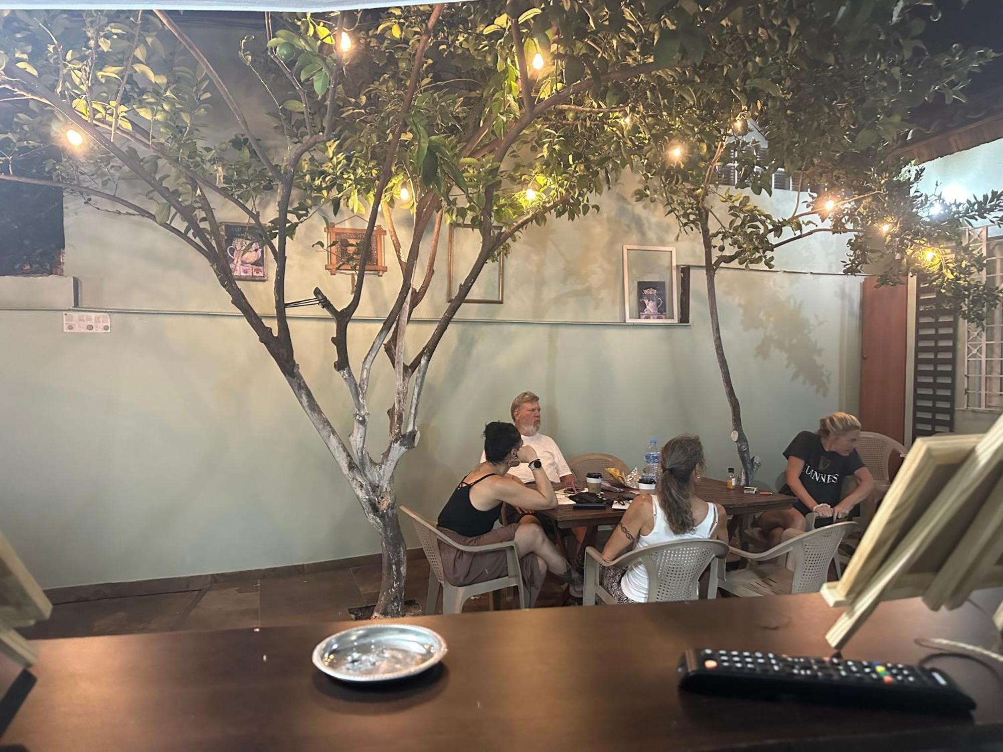Tirana Lemon Breeze Hostel Экстерьер фото