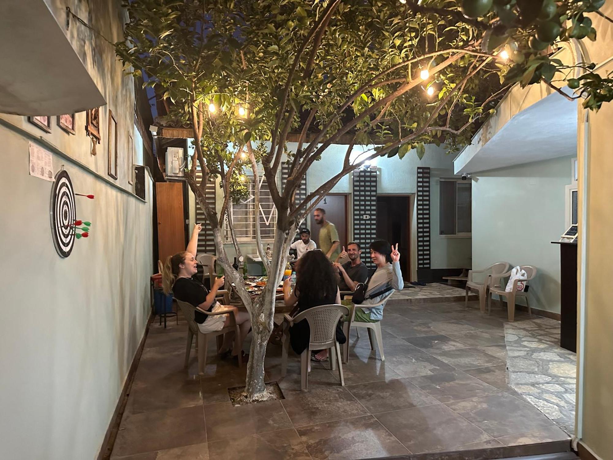 Tirana Lemon Breeze Hostel Экстерьер фото